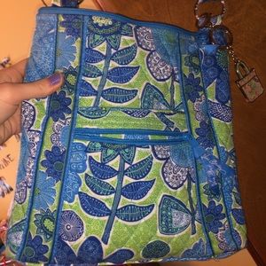 Vera Bradley doodle daisy crossbody purse !